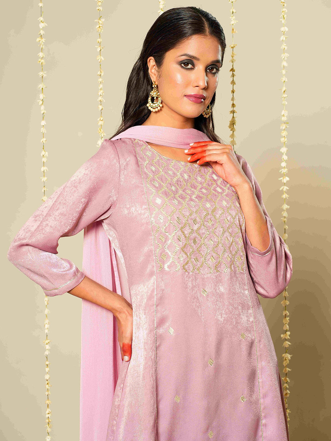 Women Velvet Ethnic Kurta Set