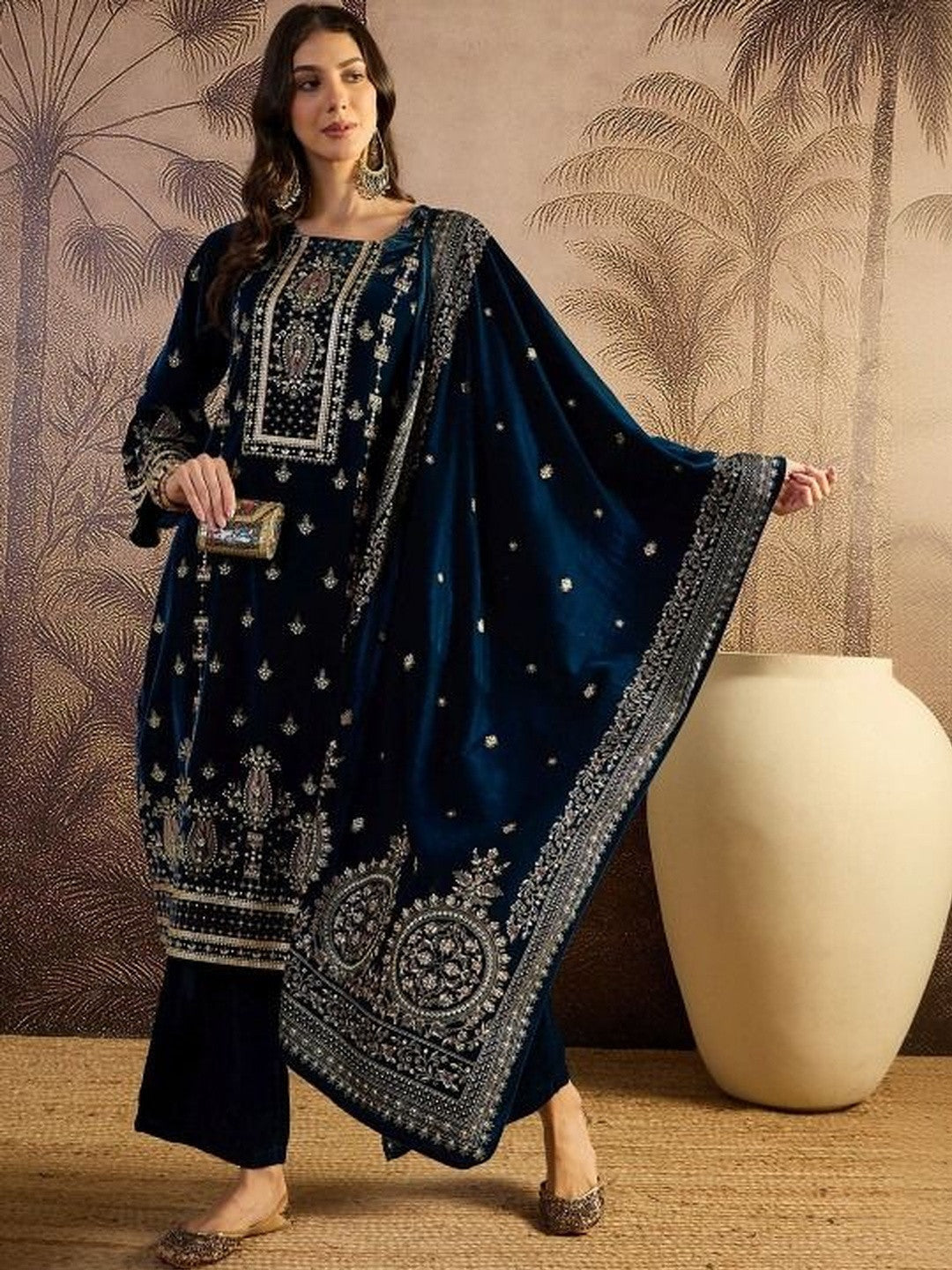 Dhiyona SN Heavy Embroidered Velvet Round-Neck Kurta & Trousers Kurta Set