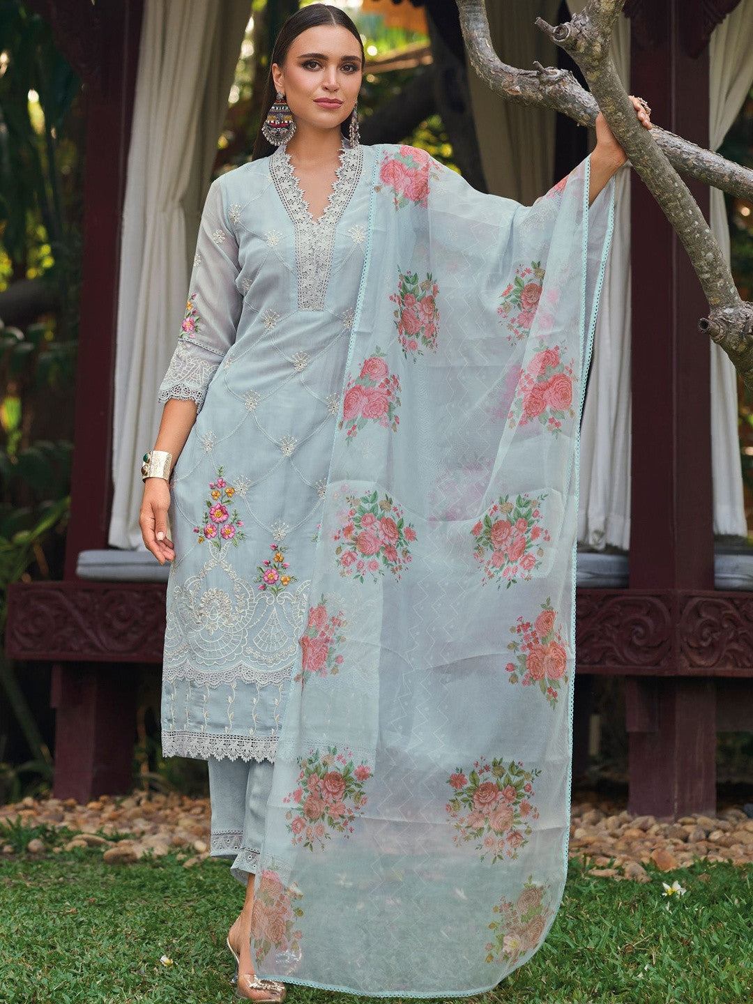 Women Floral Embroidered Regular Thread Work Kurta with Trousers & With Dupatta