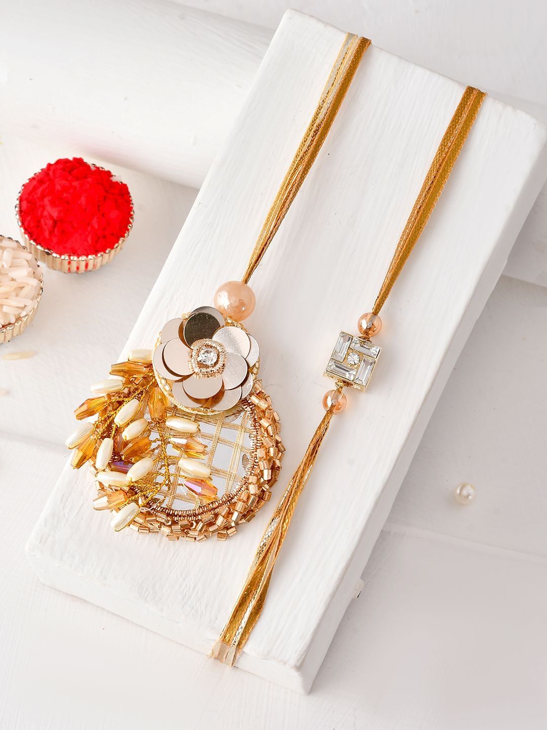 Dhiyona Rakhi