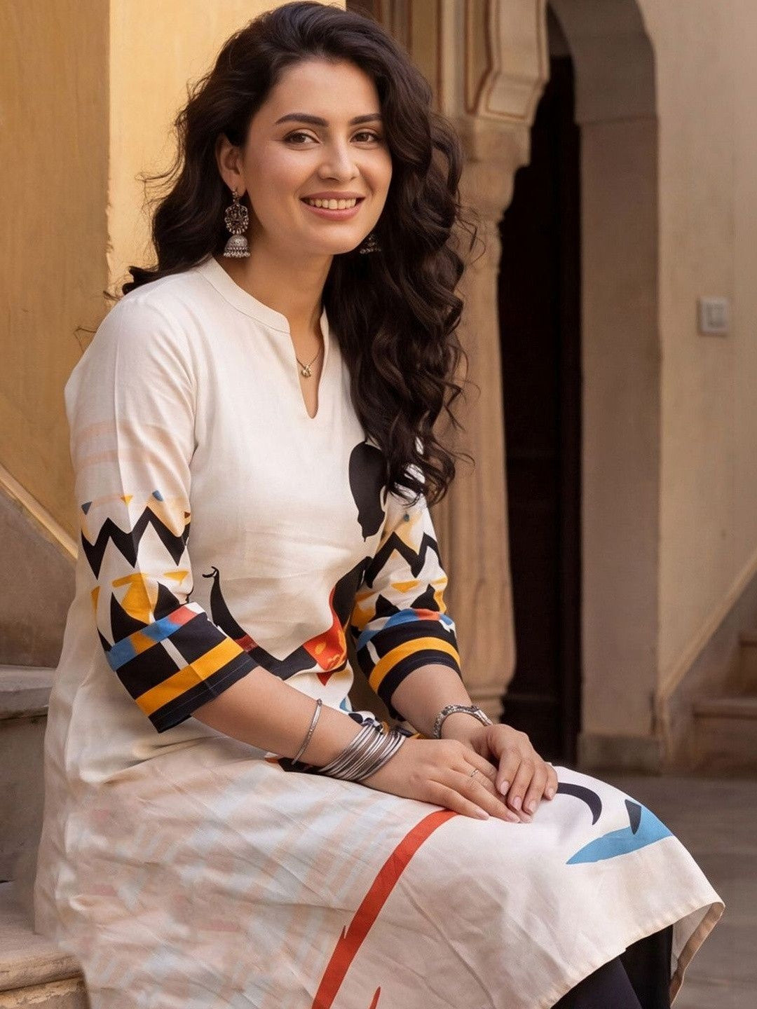 Women Printed Regular Kurta with Trousers