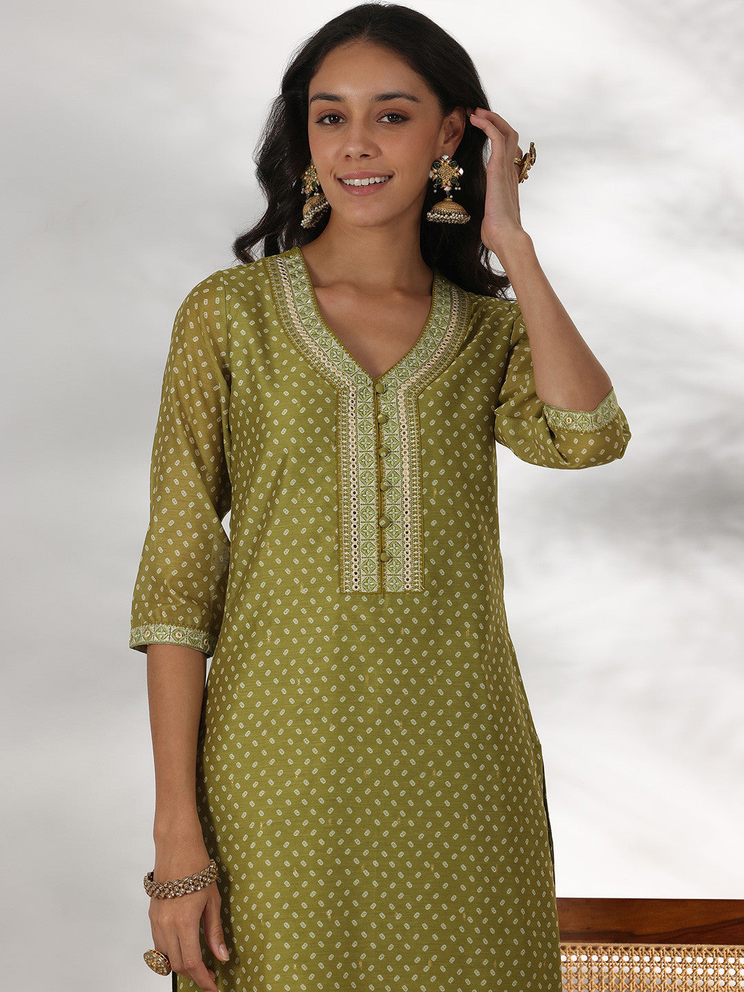 Women Ethnic Motifs Printed Regular Thread Work Kurta with Trousers & With Dupatta