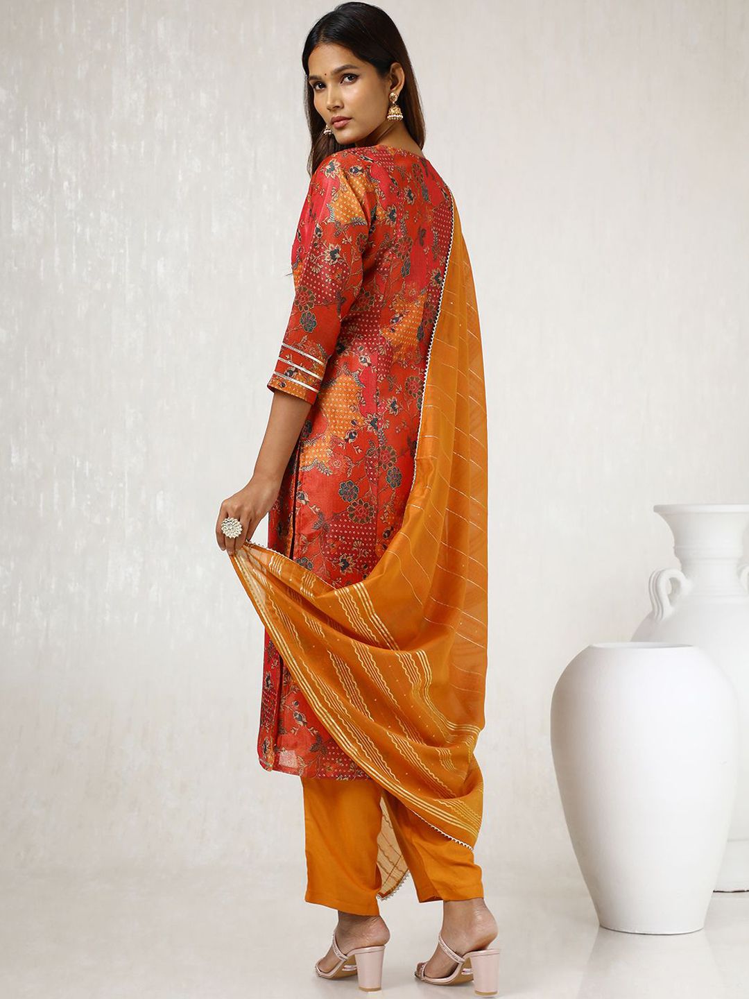 Dhiyona SO Women's Orange Floral Printed Round Neck Regular Sequinned Tissue Kurta & Trouser & Dupatta