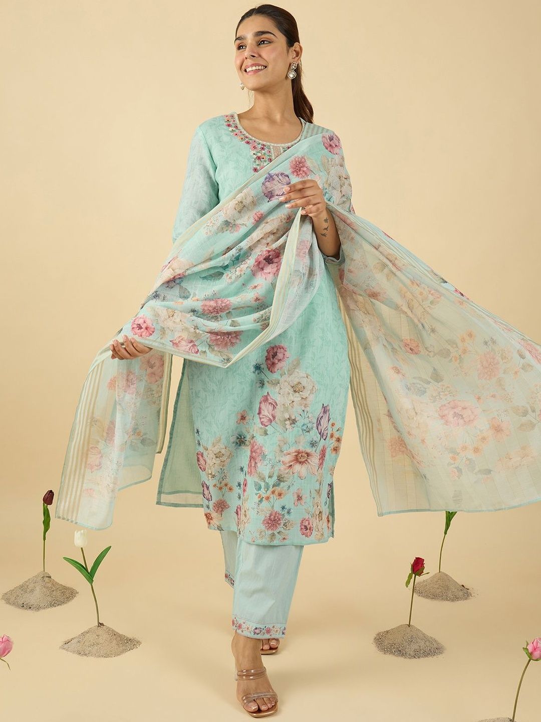Women Floral Embroidered Regular Thread Work Linen Kurta with Trousers & With Dupatta