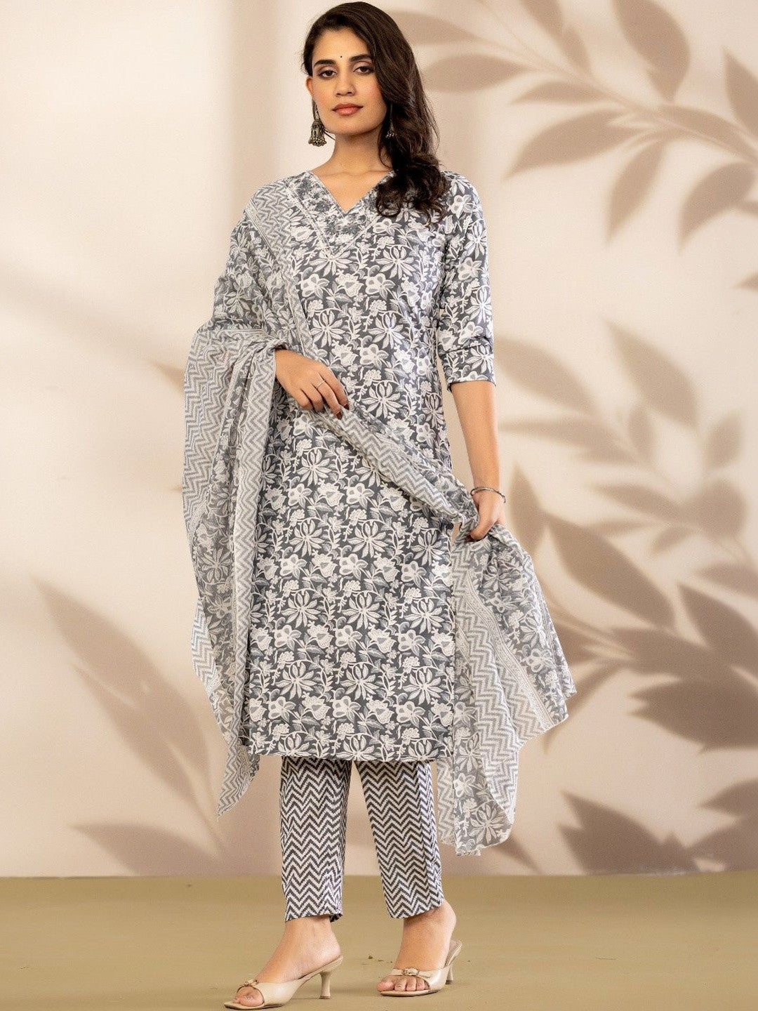 Women Floral Printed Regular Pure Cotton Kurta with Trousers & With Dupatta