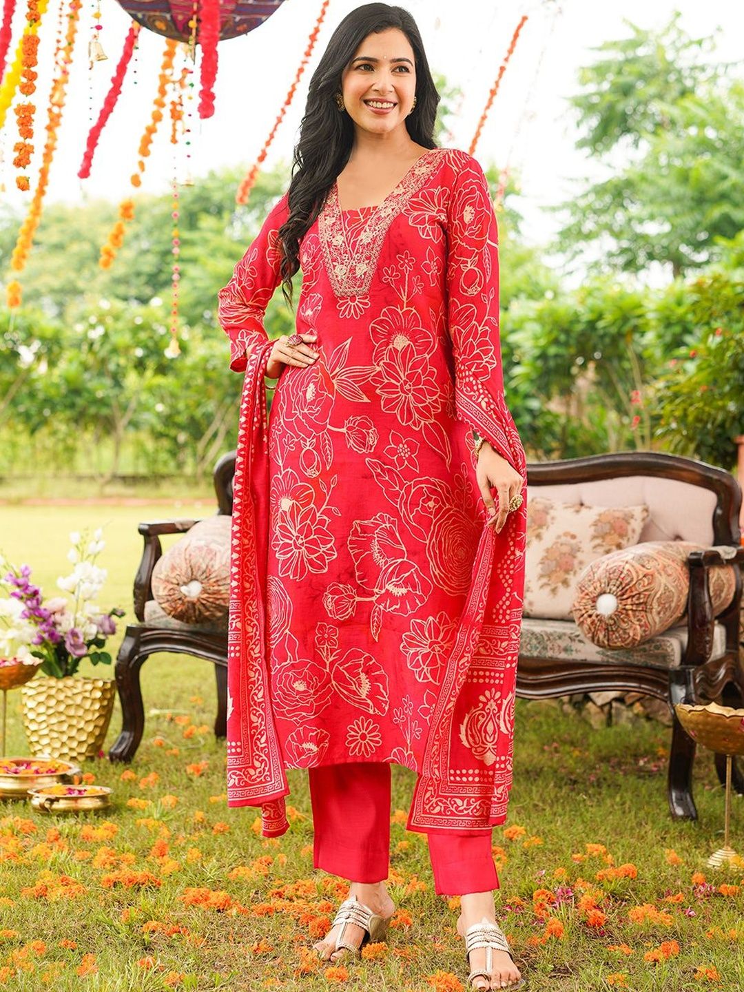 Dhiyona KL Floral Printed Straight Thread Work Kurta With Trouser & Dupatta