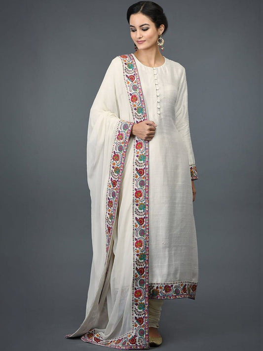 Dhiyona KL Women Paisley Yoke Design Regular Thread Work Kurta with Trousers & With Dupatta