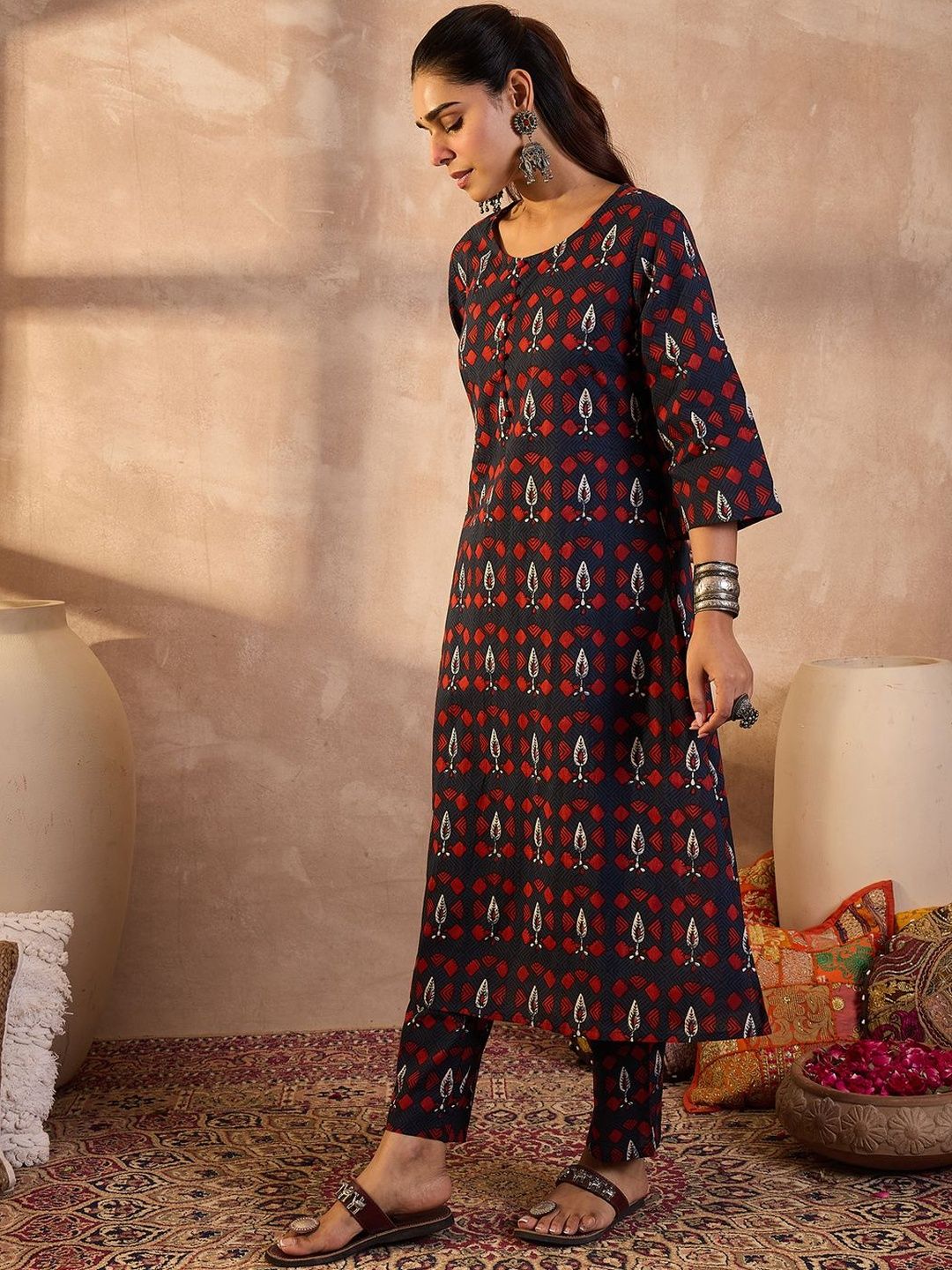 Women Ethnic Motifs Printed Pure Cotton Kurta with Trouser