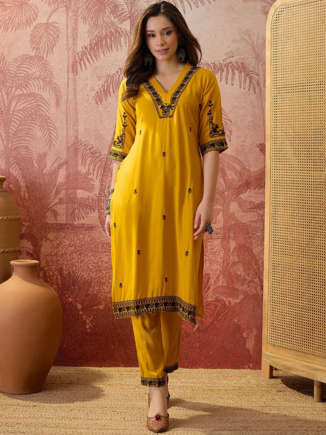 Dhiyona SN Embroidered V-Neck Kurta Sets