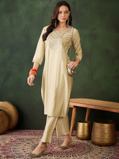 Floral Yoke Design Sweetheart Neck Sequinned Straight Kurta With Trousers