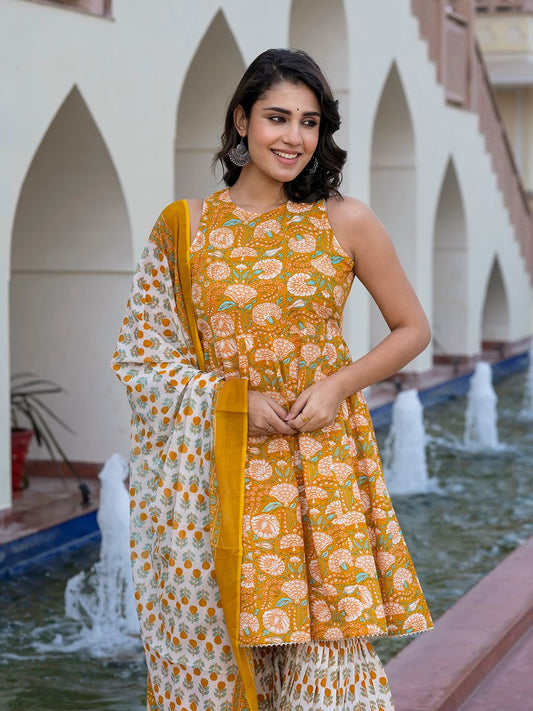 Dhiyona KL Women Floral Printed Regular Pure Cotton Kurta with Palazzos & With Dupatta