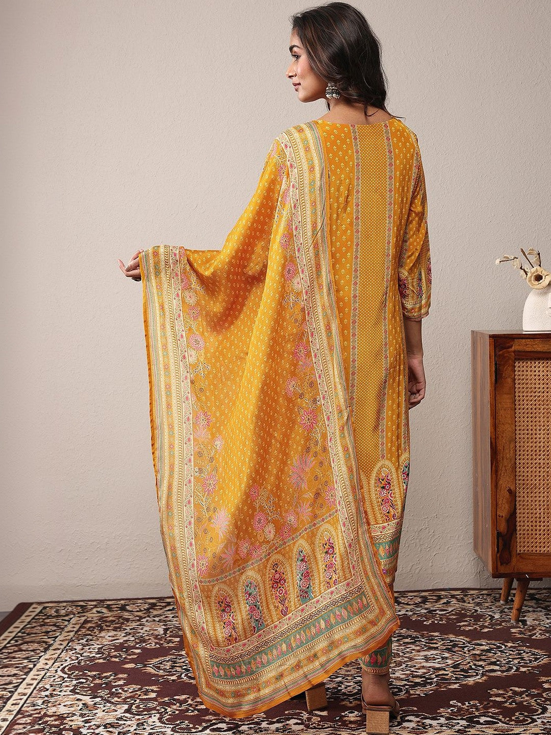 Women Ethnic Motifs Printed Regular Kurta with Trousers & With Dupatta