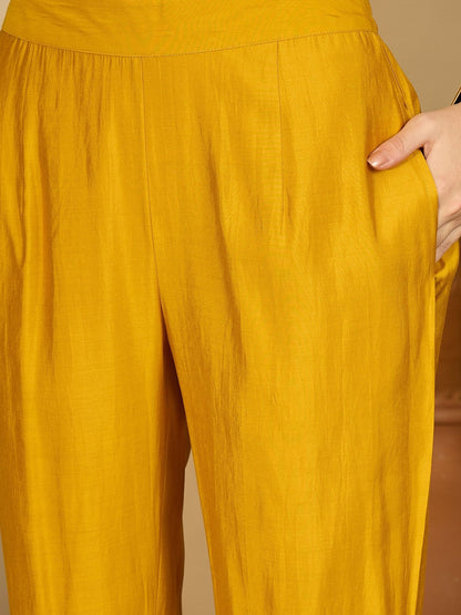 Women Floral Printed Regular Thread Work Kurta with Trousers & With Dupatta
