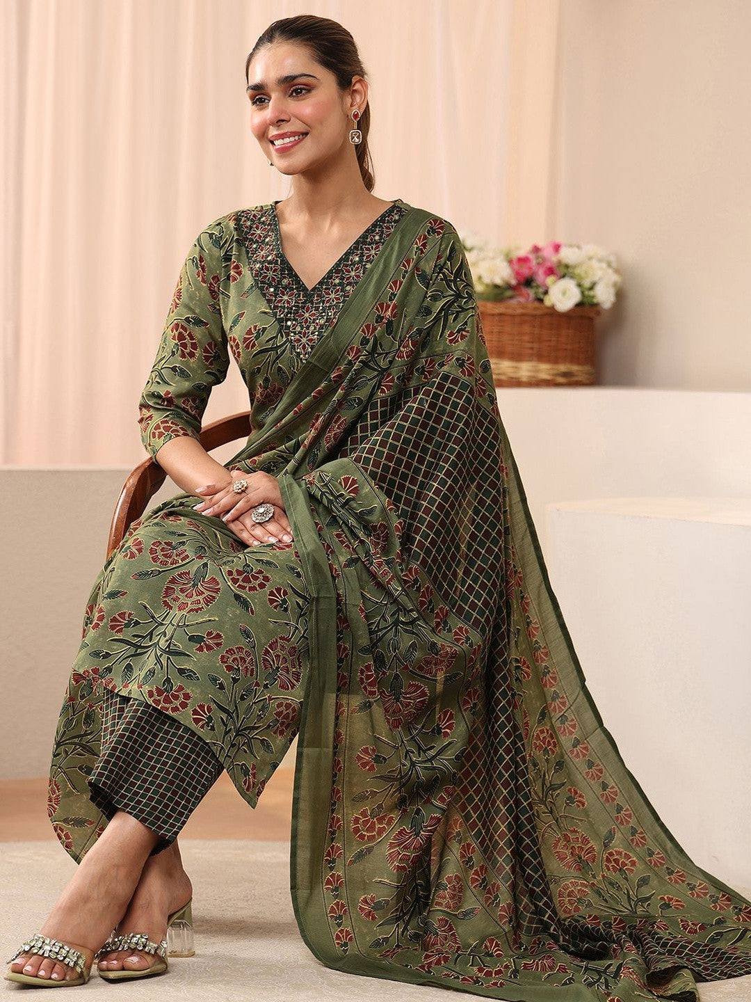 Women Floral Printed Regular Kurta with Palazzos & With Dupatta