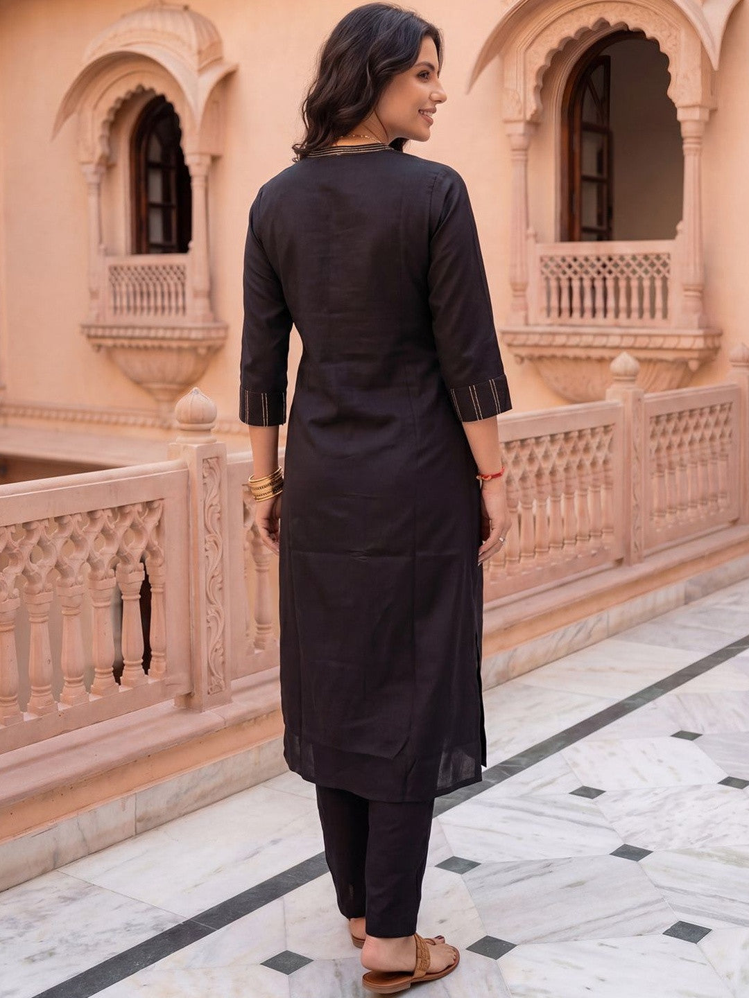 Women Regular Thread Work Kurta with Trousers