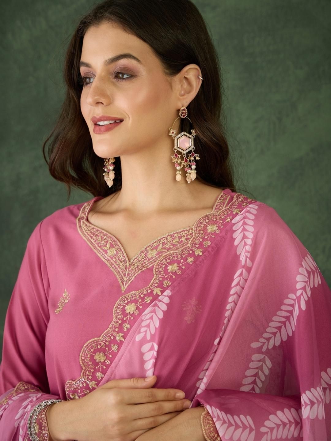 Dhiyona KL Women Pink Viscose Rayon Kurta Sets