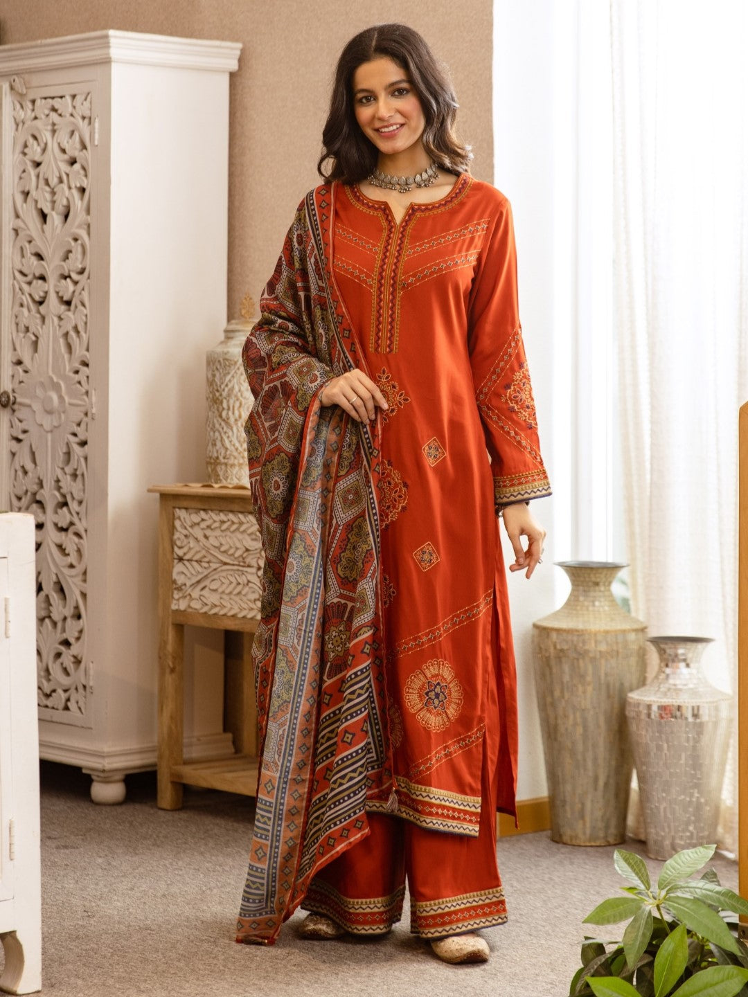 Karen cadmium embroidery cotton suit set