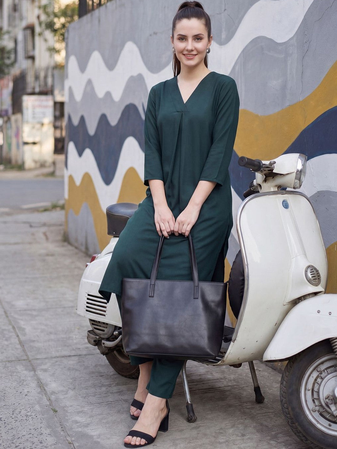 Women Regular Kurta with Trousers