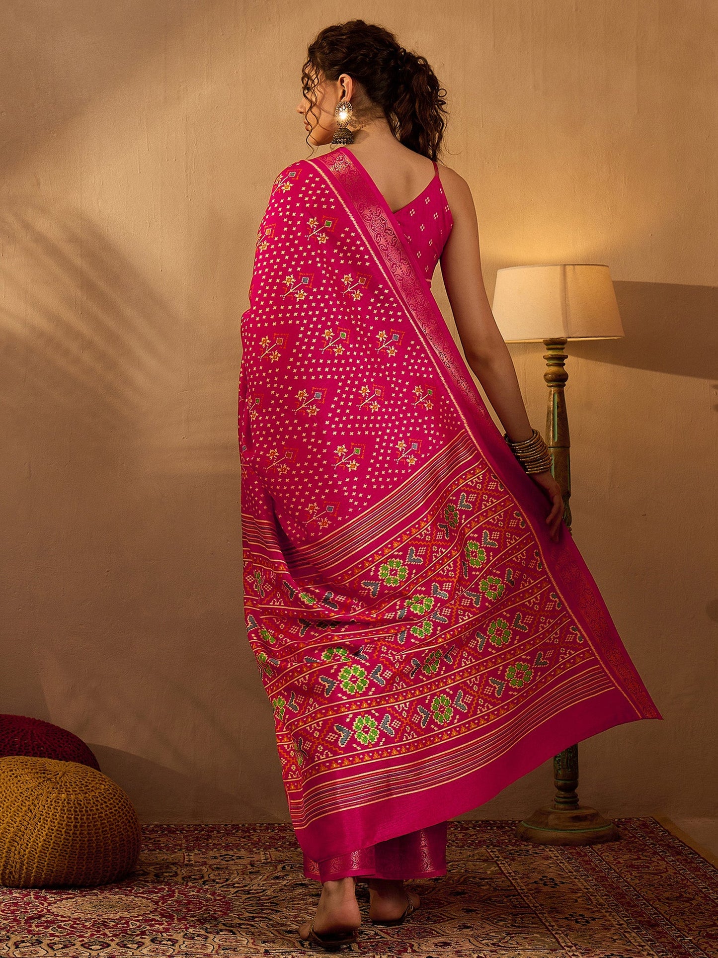 Women's Silk Blend Pink Printed Designer Saree With Blouse Piece