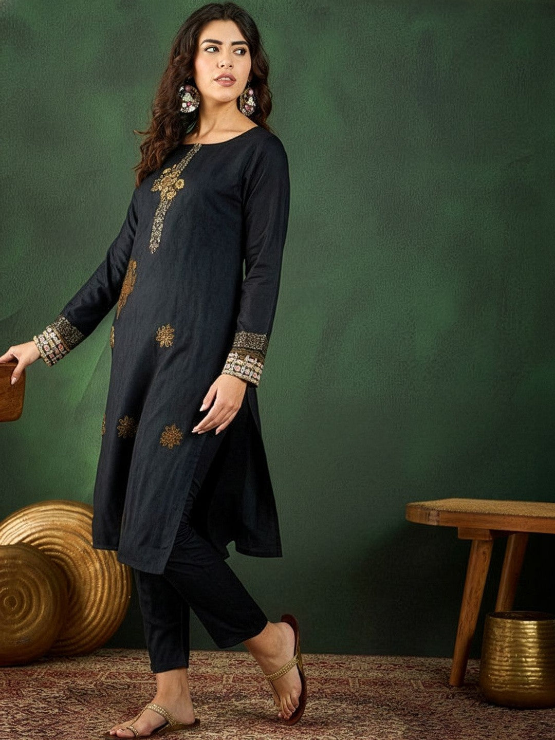 Printed Round Neck Kurta & Trousers Kurta Sets