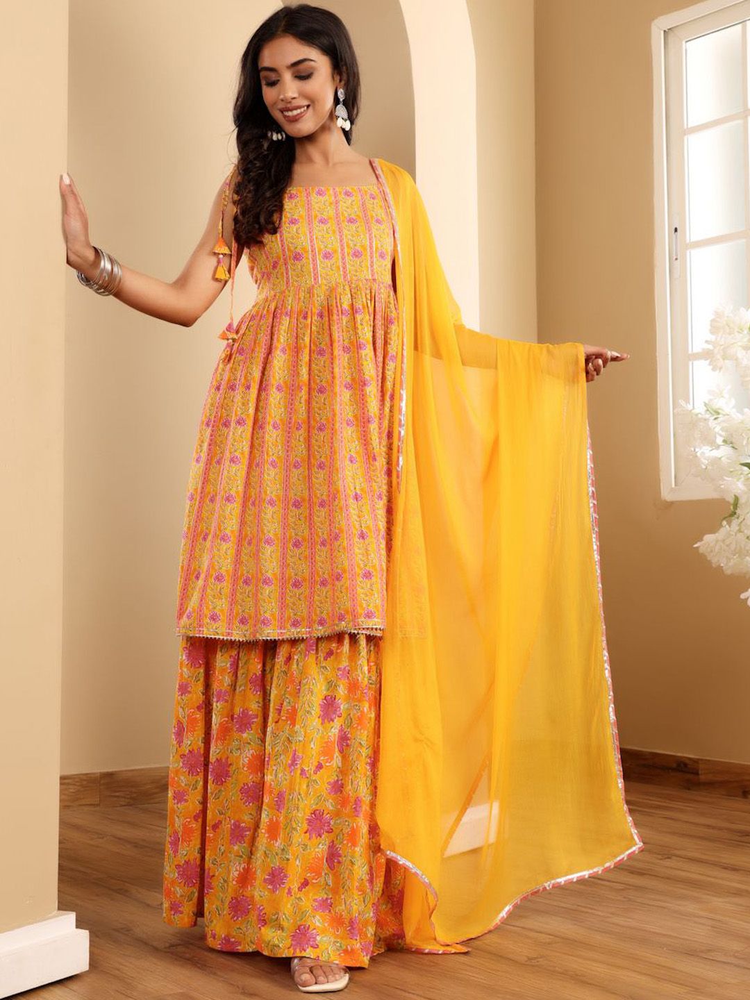 Dhiyona HOP Women Floral Printed Kurta with Sharara & Dupatta