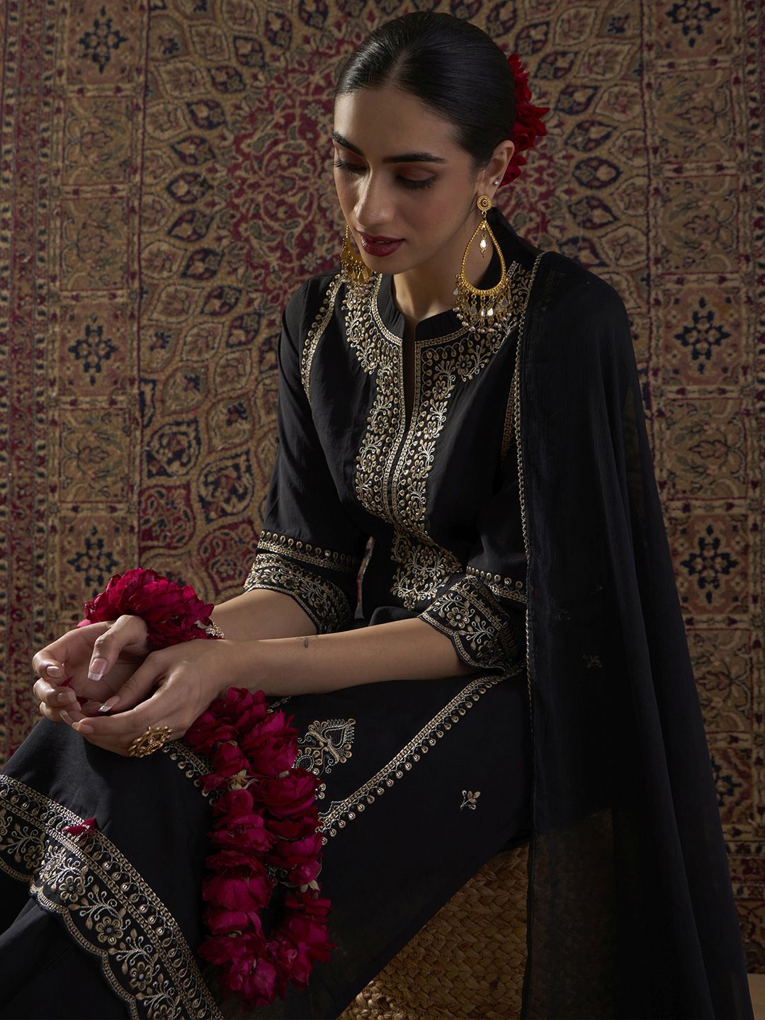Ethnic Motifs Embroidered Mandarin Collar Straight Kurta & Trousers With Dupatta