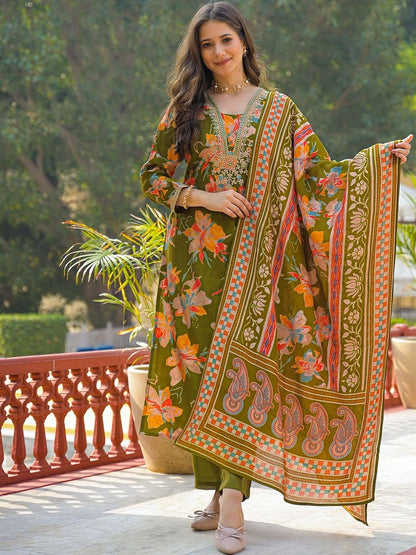 Dhiyona KL Women Floral Printed Regular Thread Work Kurta with Trousers & With Dupatta