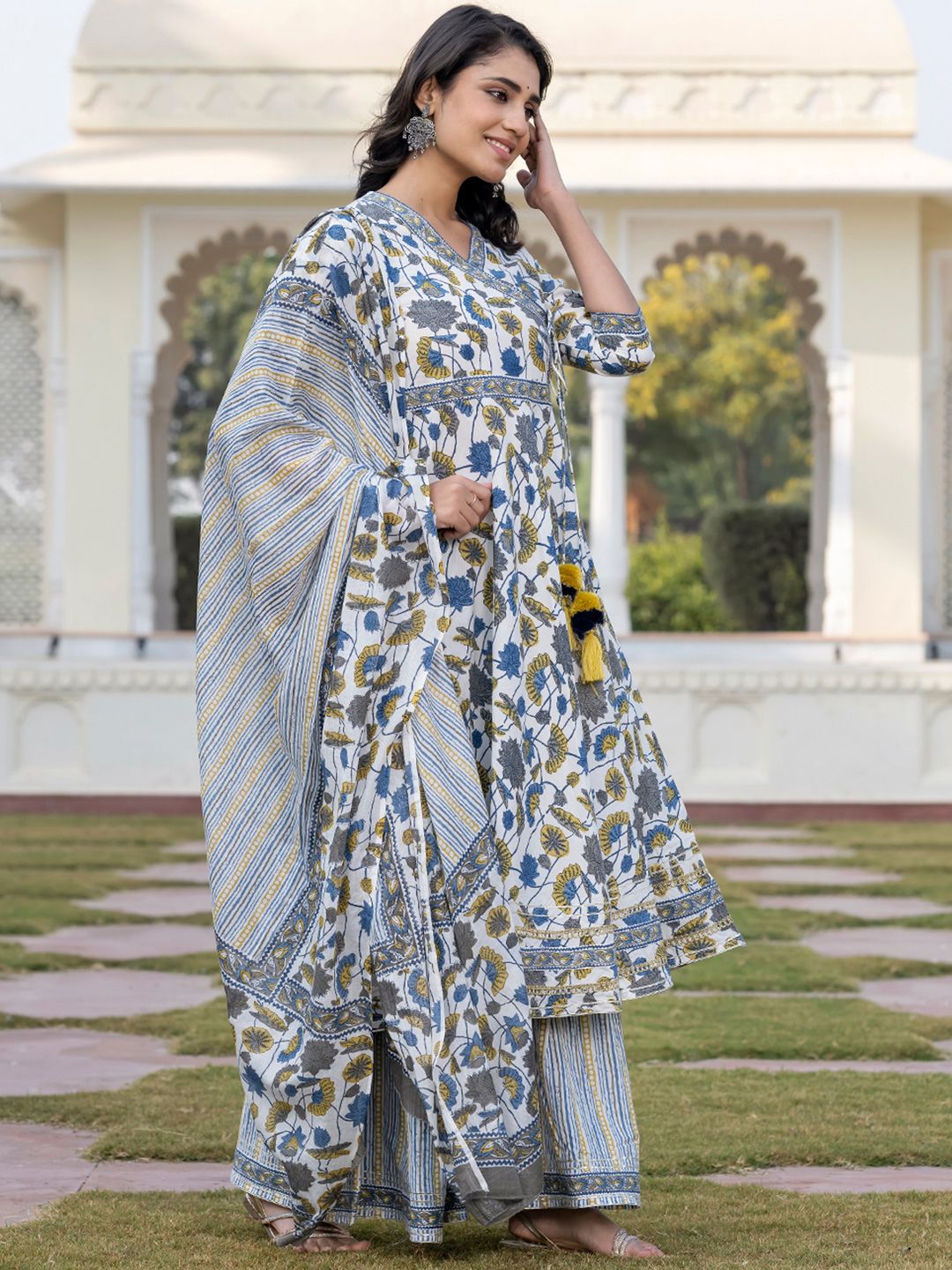 Dhiyona KL Women Floral Printed Angrakha Pure Cotton Kurta with Palazzos & With Dupatta
