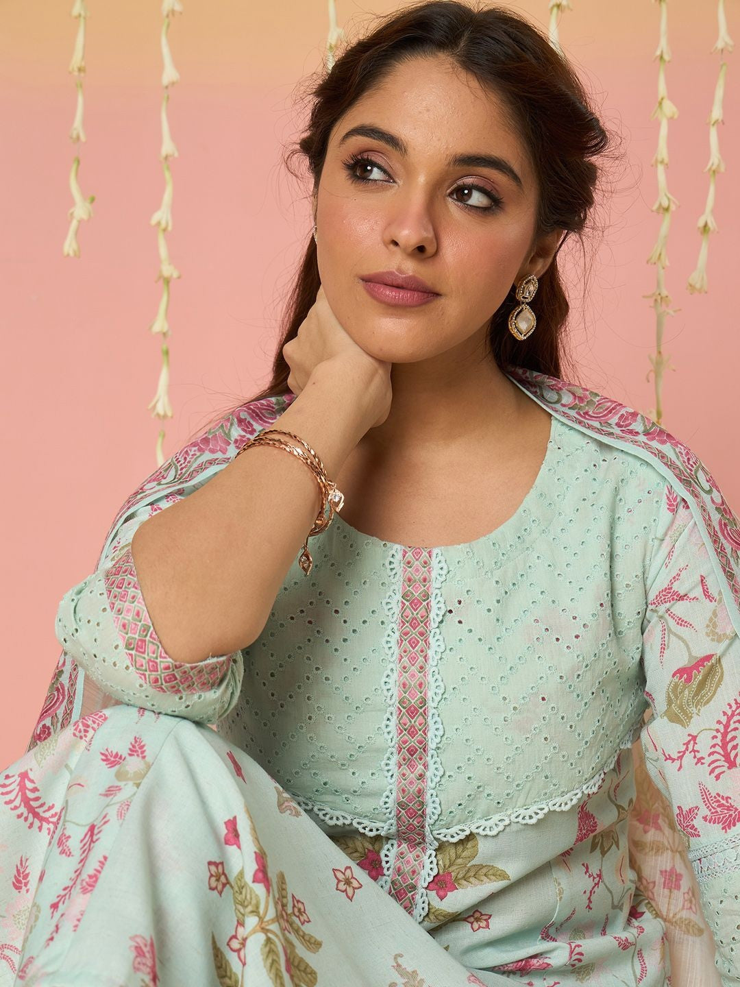 Women Floral Printed Regular Thread Work Kurta with Trousers & With Dupatta
