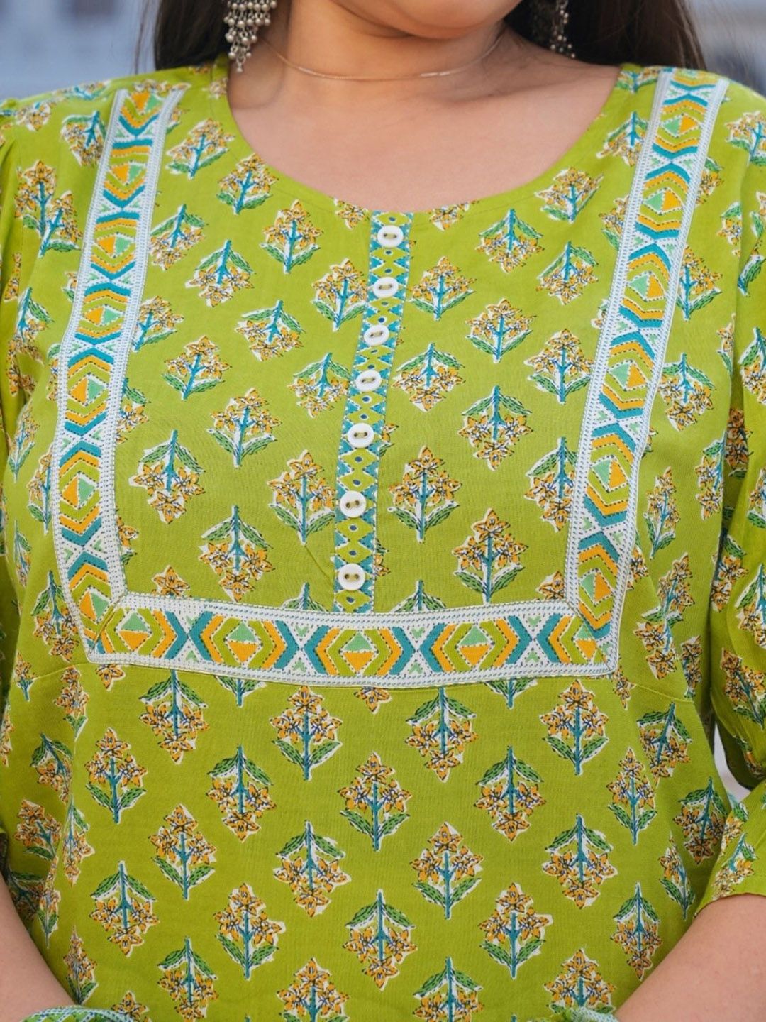 Dhiyona KL Women Floral Printed Regular Kurta with Trousers & With Dupatta