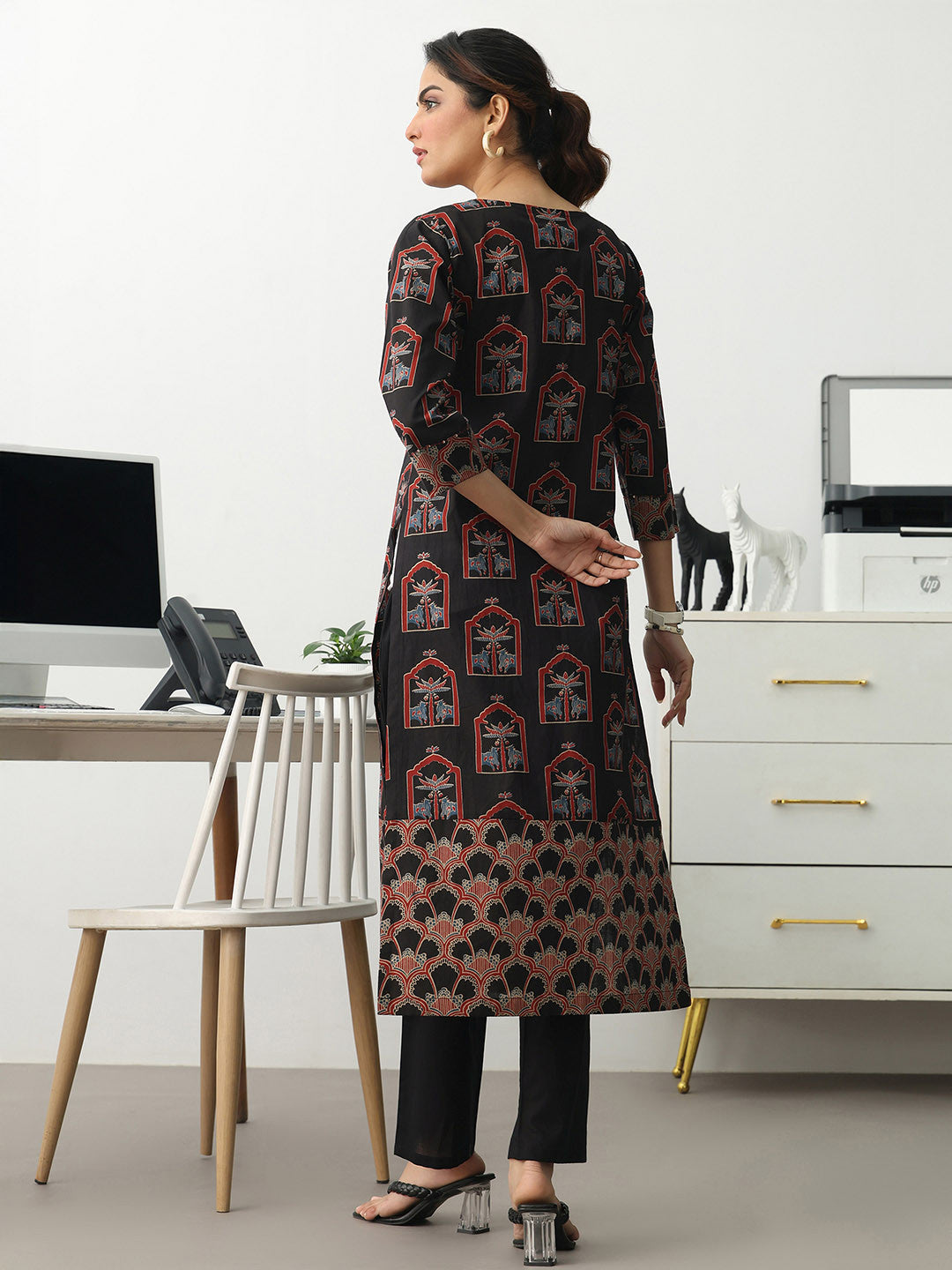 Women Ethnic Motifs Printed Regular Cotton Blend Kurta with Trousers