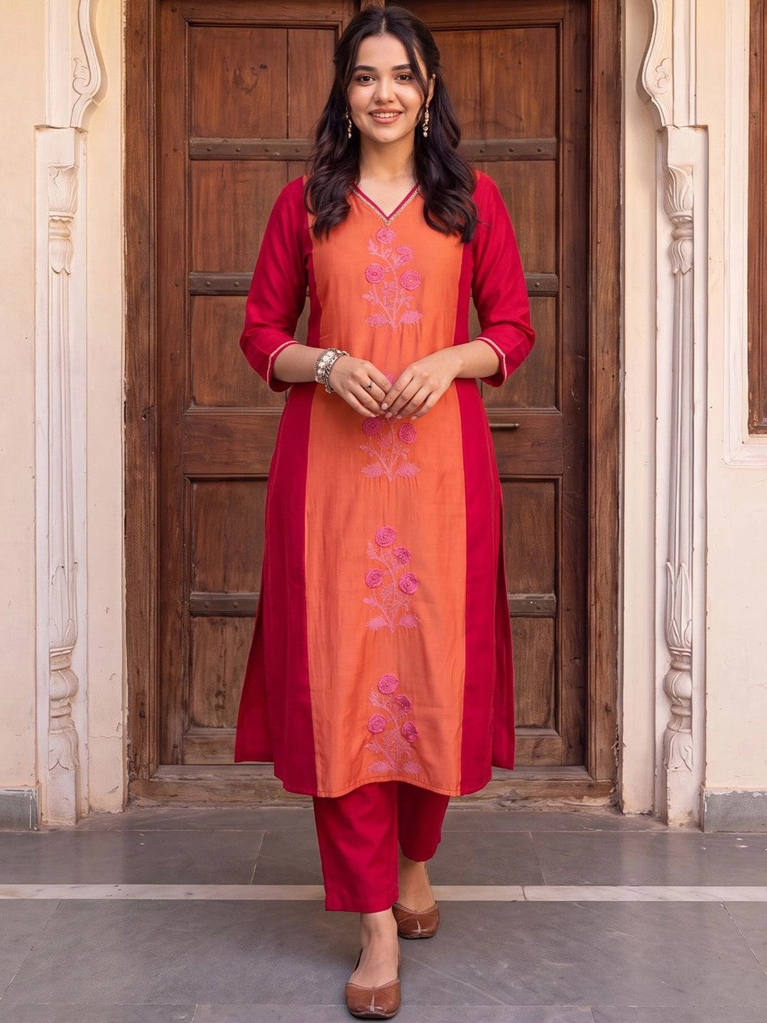 Women Floral Embroidered Regular Thread Work Kurta with Trousers