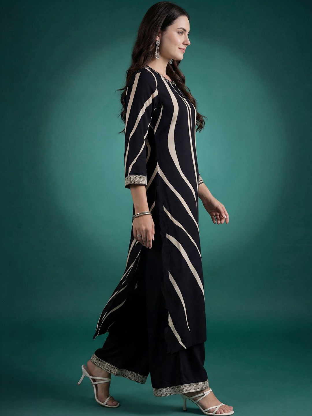 Women Printed Regular Thread Work Kurta with Palazzos
