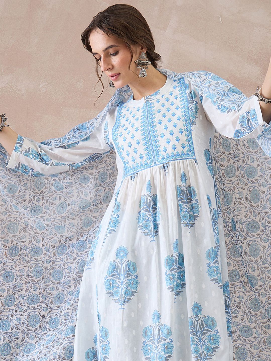 Dhiyona IE Women Floral Printed Regular Thread Work Pure Cotton Kurta with Trousers & With Dupatta