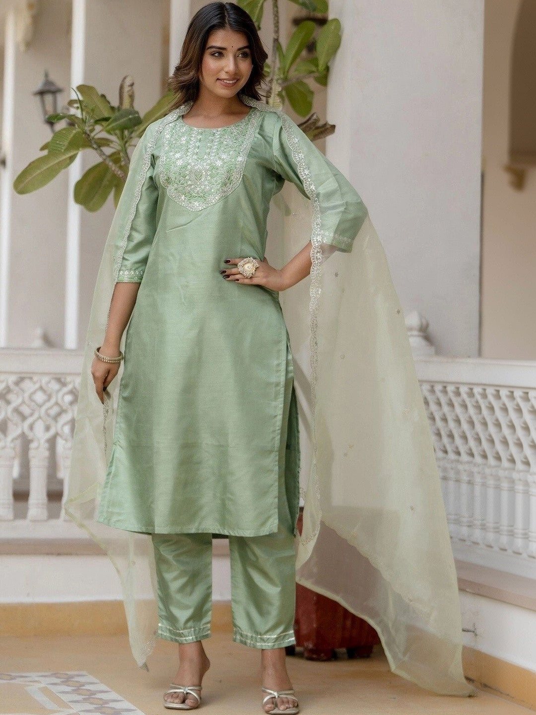 Women Ethnic Motifs Embroidered Regular Kurta with Trousers & With Dupatta