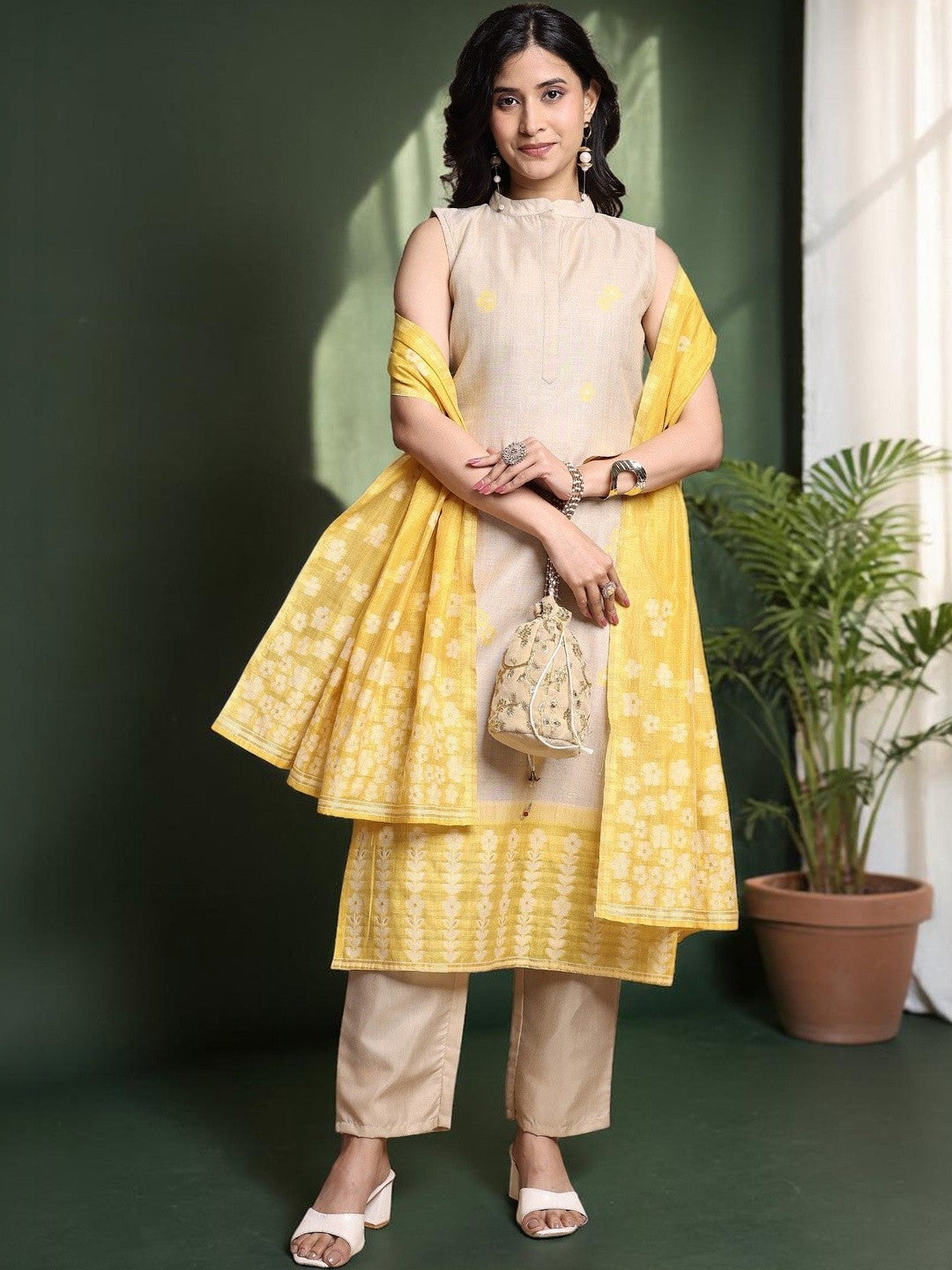 Dhiyona SN Floral Woven Design Mandarin Collar Kurta & Trousers With Dupatta
