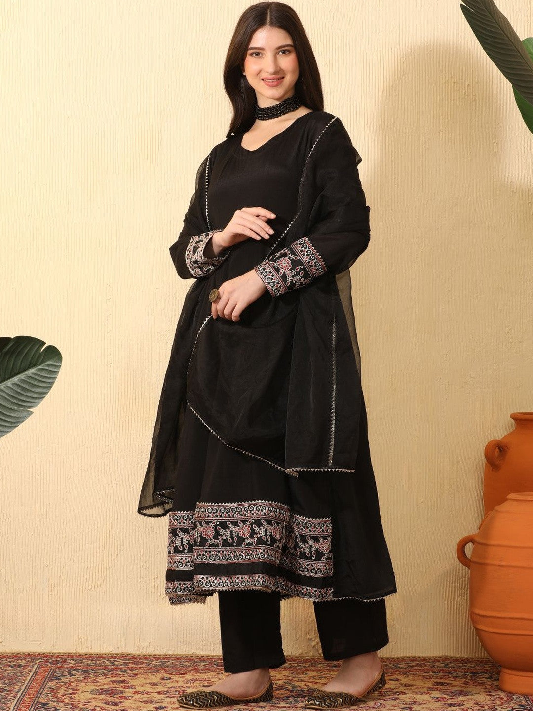 Ethnic Motifs Embroidered V-Neck Thread Work Chinon Kurta With Palazzos & Dupatta