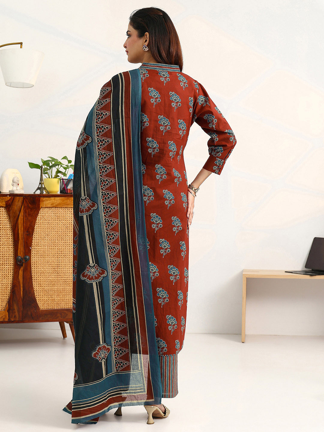 Women Ethnic Motifs Printed Regular Cotton Blend Kurta with Trousers & With Dupatta