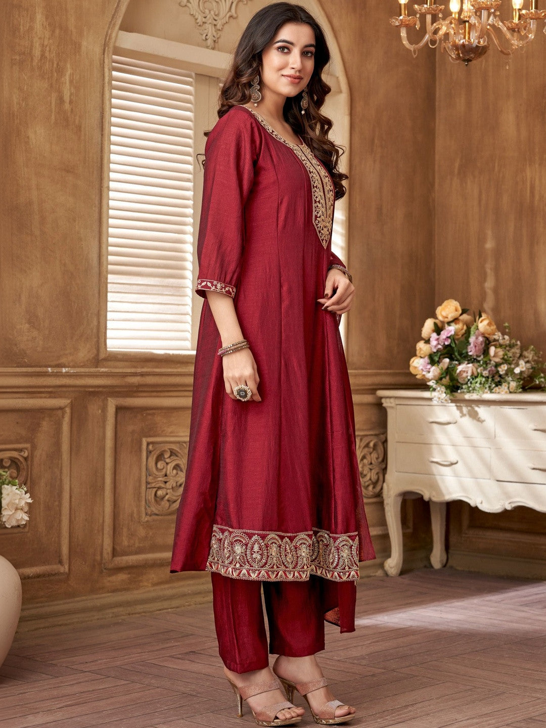 Embroidered Round Neck Kurta & Trousers With Dupatta