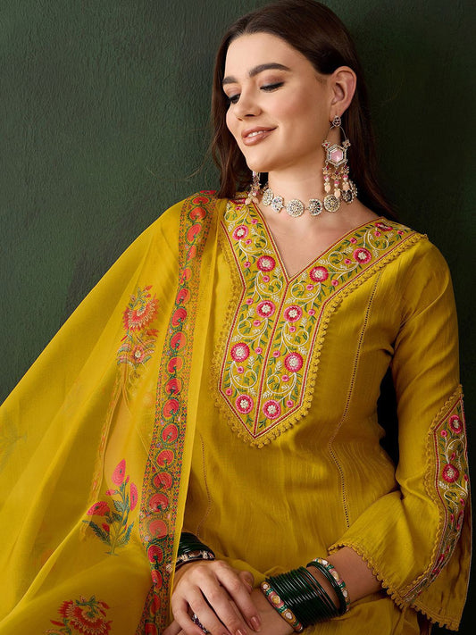 Dhiyona SN Embroidered Thread Work Straight Kurta With Trousers & Dupatta