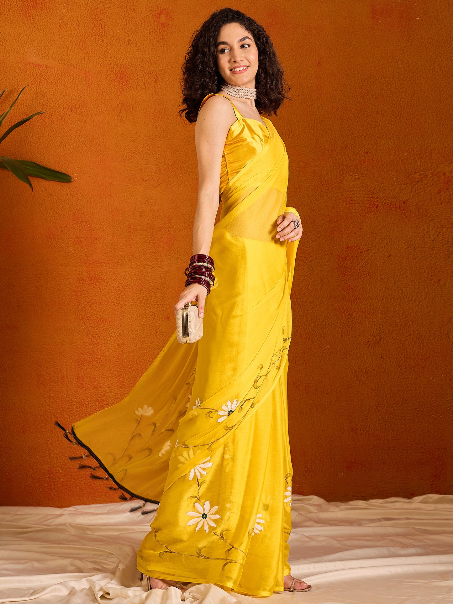 Women's Chiffon Yellow Printed Designer Saree With Blouse Piece