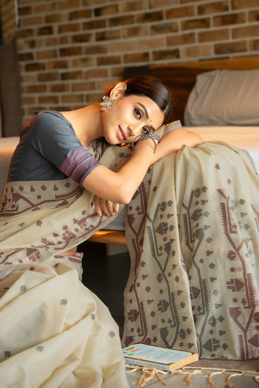 Dhiyona GR Women's Pankti Harbor Grey Cotton Jamdani Saree