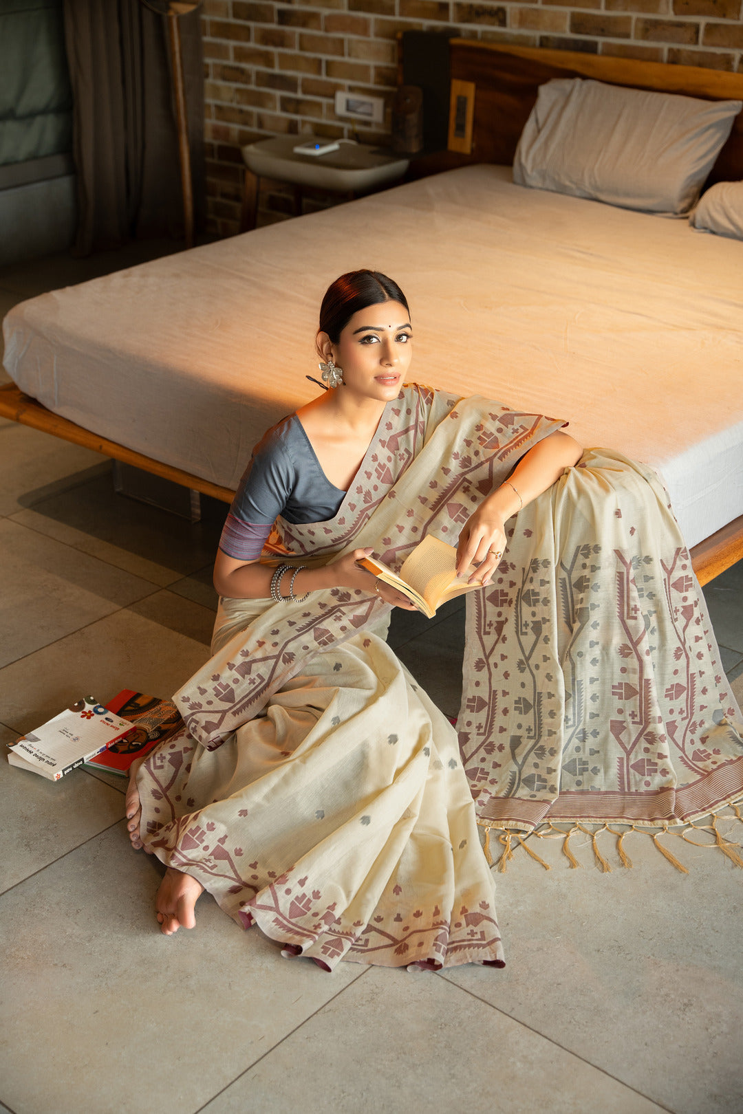 Dhiyona GR Women's Pankti Harbor Grey Cotton Jamdani Saree