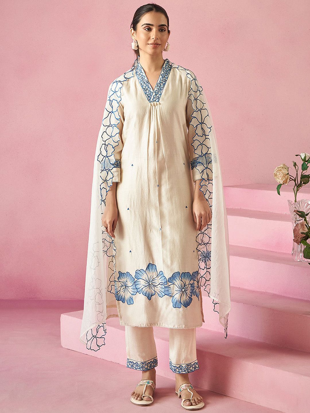 Dhiyona IE Floral Embroidered Thread Work Straight Kurta With Trousers & Dupatta