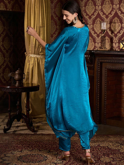 Dhiyona CH Solid V-Neck Kurta With Trousers