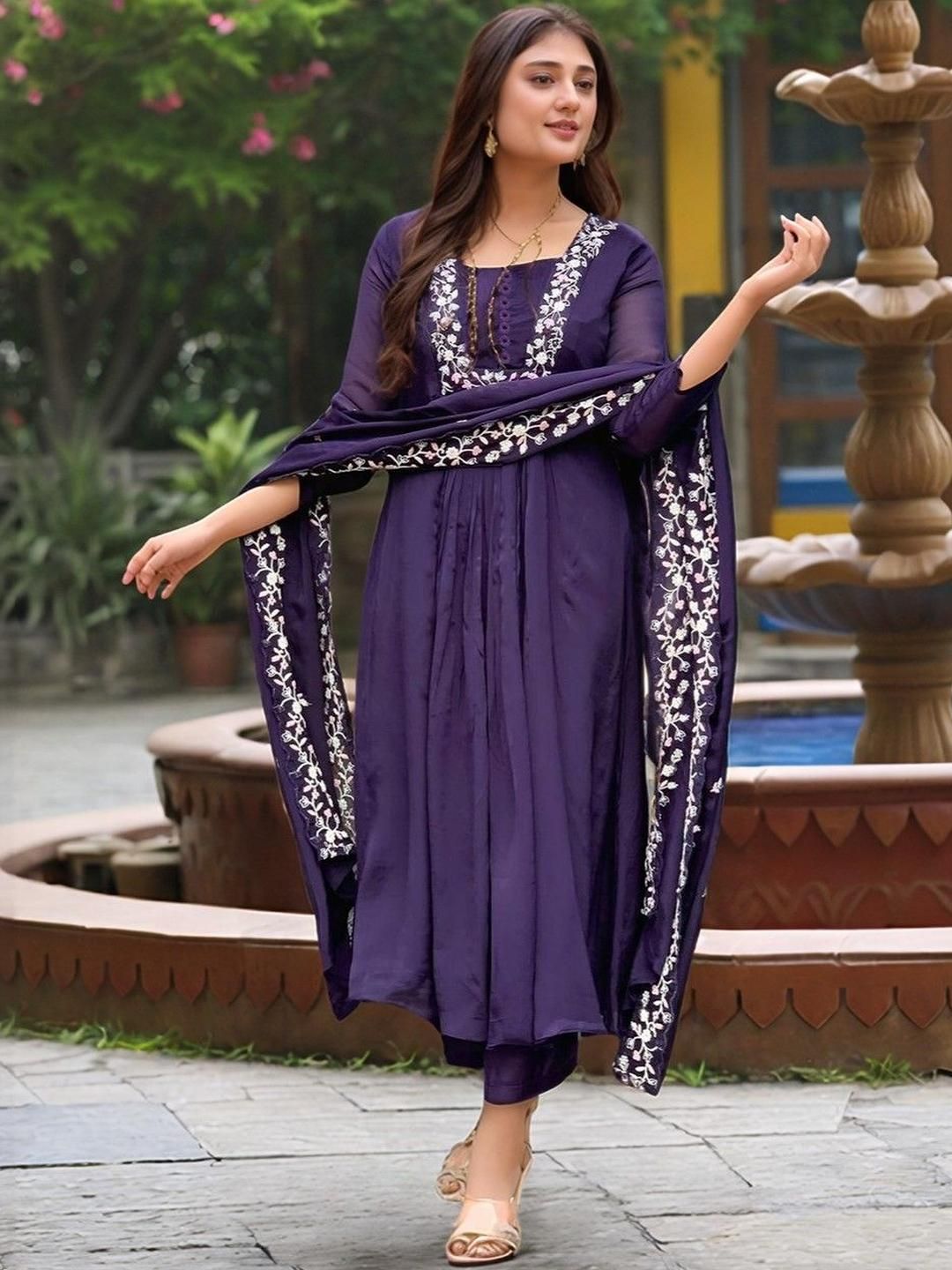 Dhiyona KL Women Begani Rayon Blend Solid Anarkali Kurta Set With Dupatta