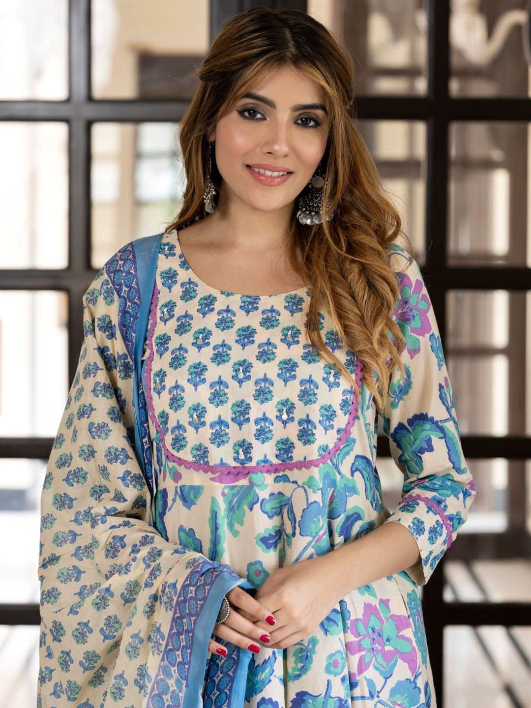 Dhiyona KL Women Floral Printed Regular Thread Work Pure Cotton Kurta with Trousers & Dupatta