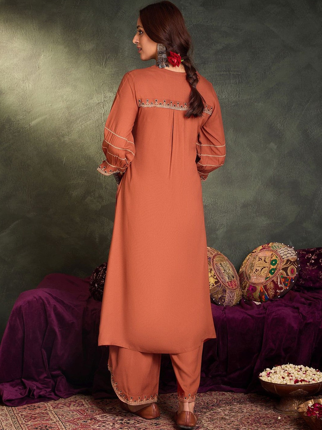 Women Ethnic Motifs Embroidered Regular Thread Work Kurta with Palazzos