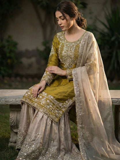 Dhiyona KL Women Ethnic Motifs Embroidered Regular Thread Work Kurta with Sharara & With Dupatta