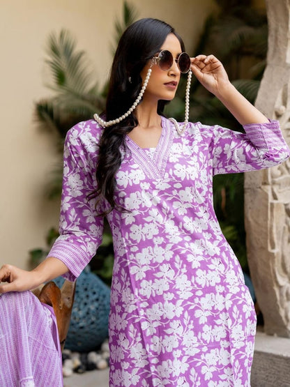 Dhiyona KL Women Off White Pure Cotton Kurta Sets